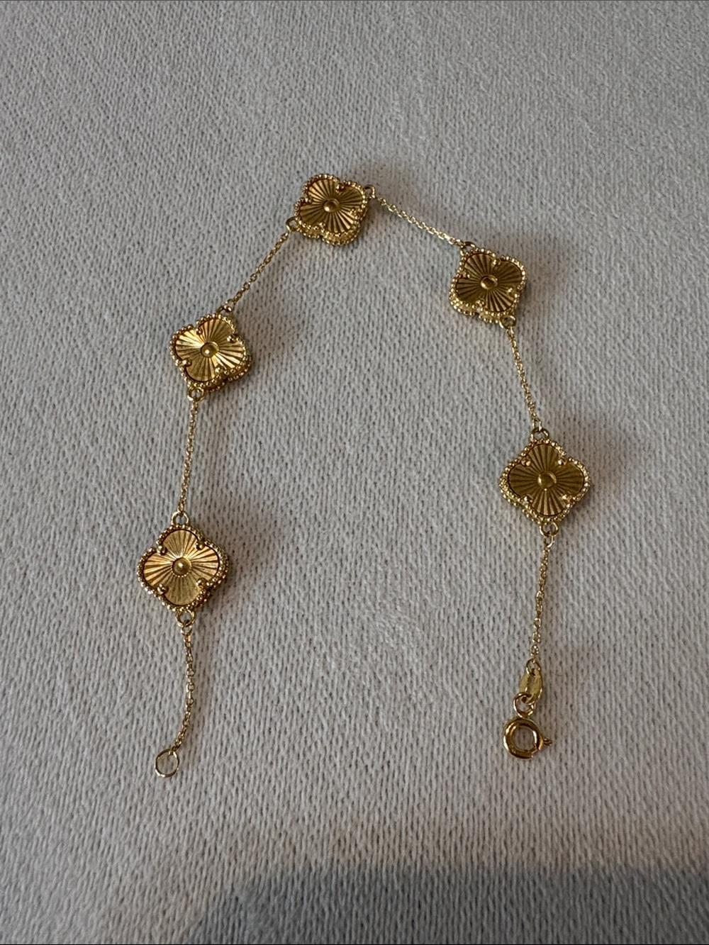 Not for sale for now! Pure 18k japan gold Gold Floral Clover Link Bracelet